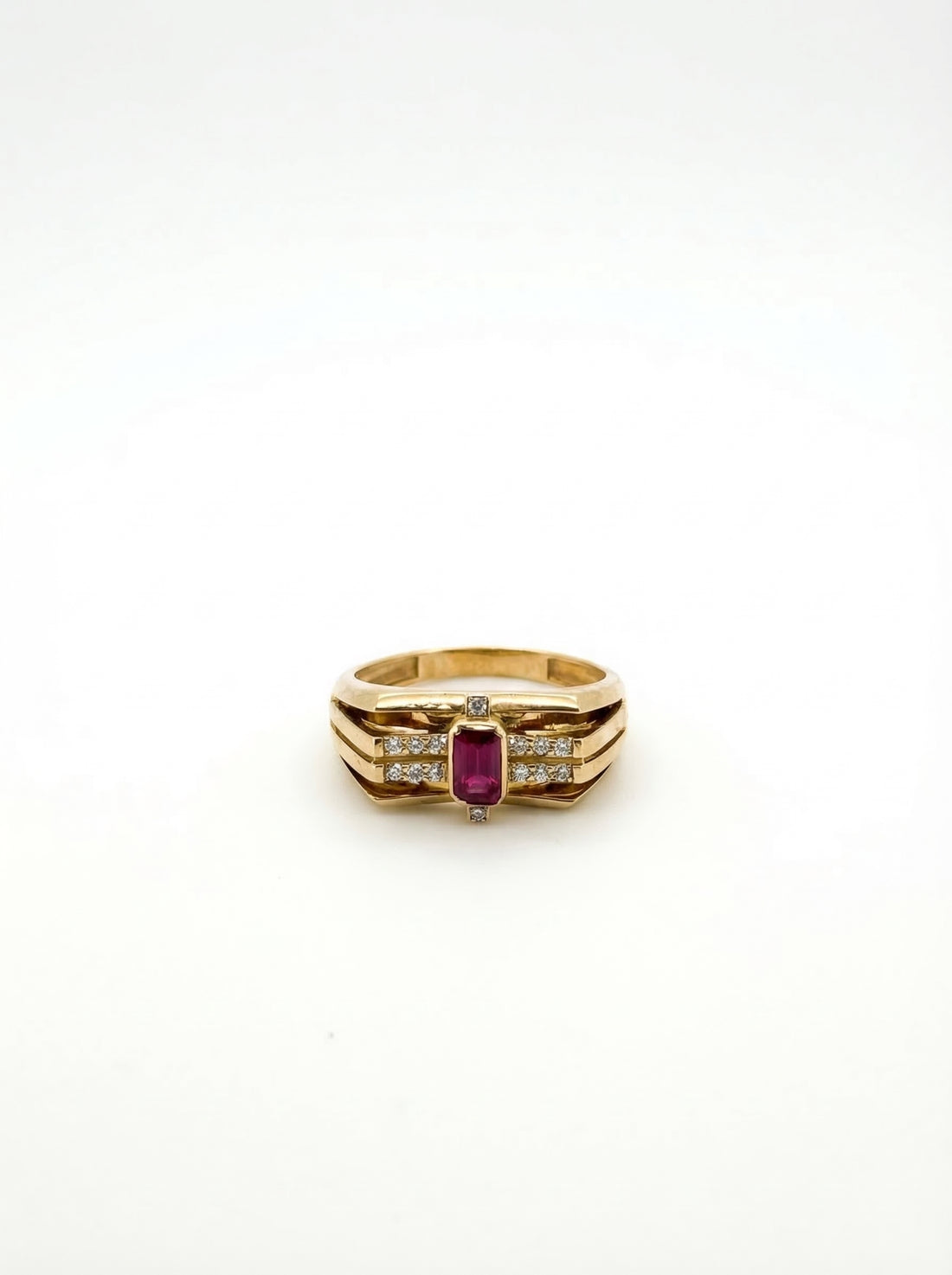 Ruby Crest