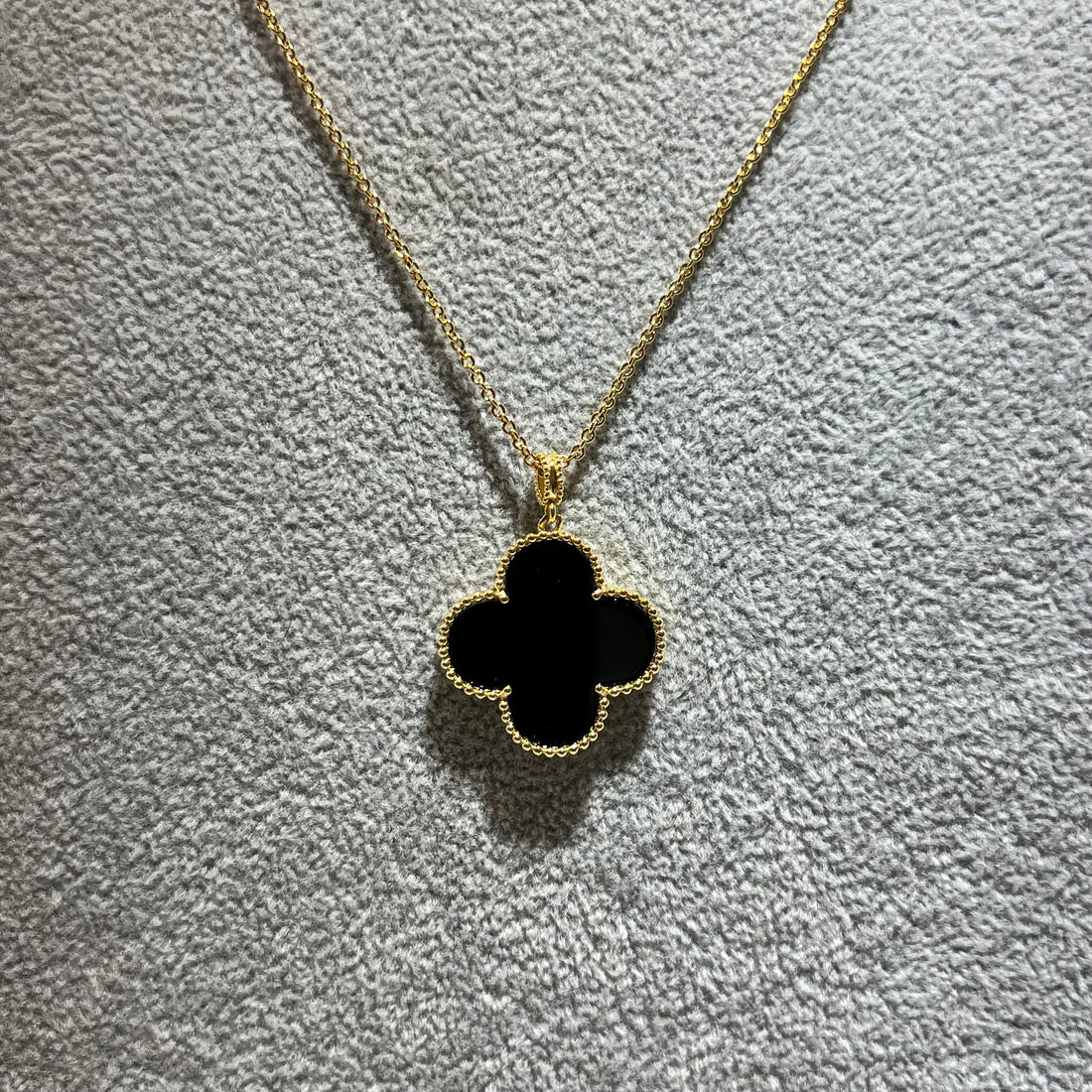 1 Clover XL Black Necklace