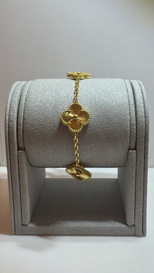 5 clovers gold filled bracelet - all gold with no stone