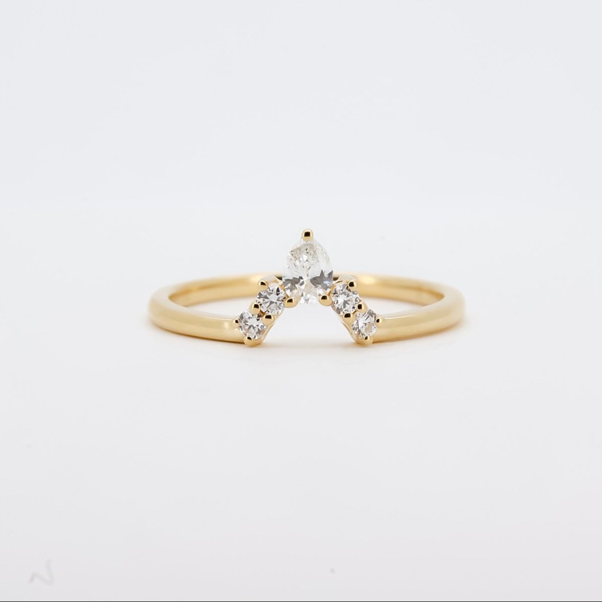 Elegant Gold and Diamond Ring