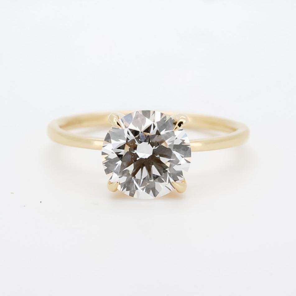 Elegant Gold Solitaire Diamond Ring