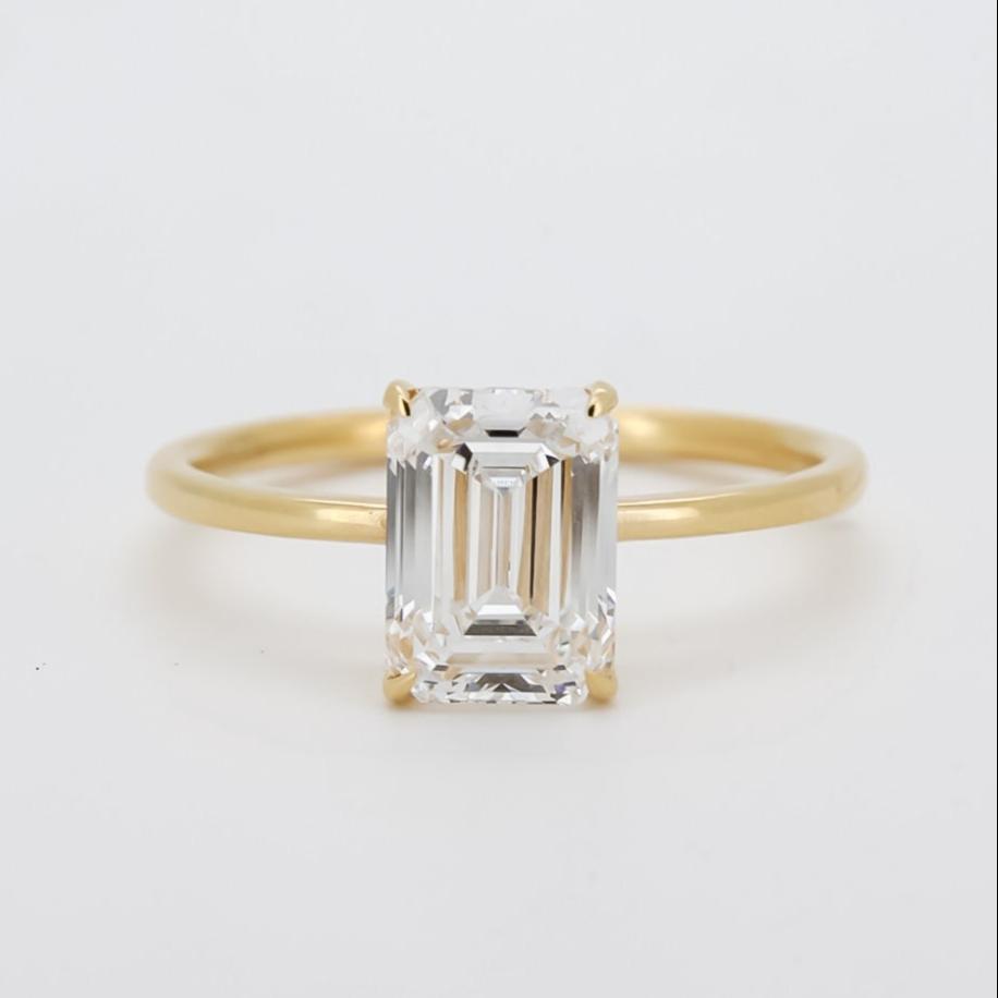 Elegant Emerald Cut Diamond Gold Ring